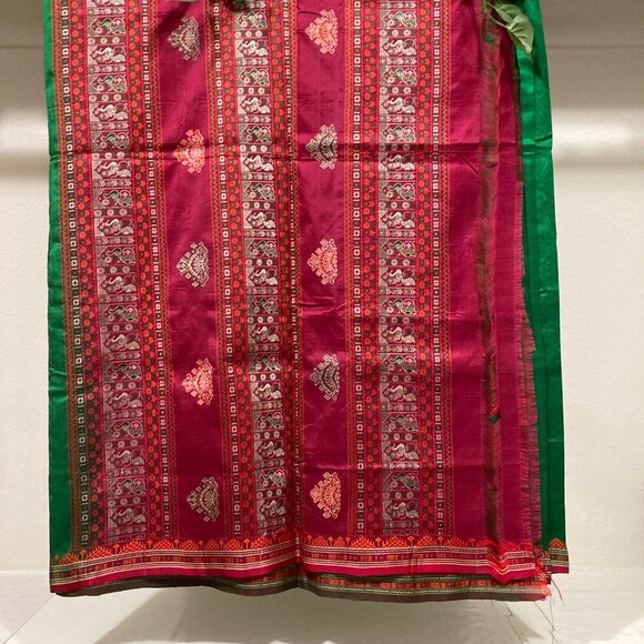 Green and Pink pure silk Saree - Picture 2 of 4